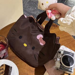 �nϵ����ɫ��¶��kitty�̽�������͹ſɐ�ͨ�ڰ��ٴ��y�����
