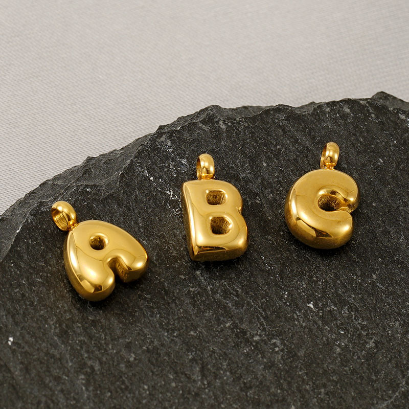 Fashionable golden small pendant stainless steel with letters