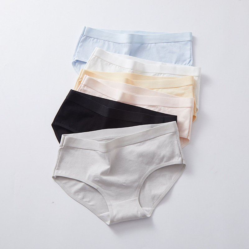 Factory Direct underwear women's cotton bottom breathable girl's simple Japanese mid-waist student briefs wholesale