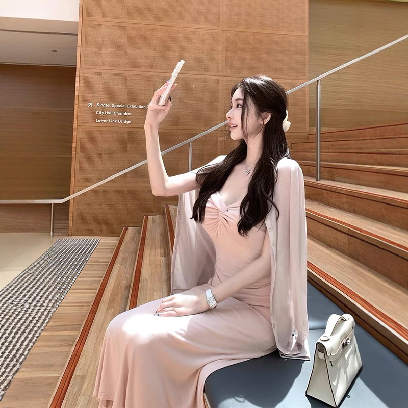 Han Yujia ミニマリスト列感黒ラウンドネック長袖セーターレディースルーズスリムカーディガンジャケット|undefined