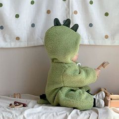 新型ベビー服冬服超萌え小月齢の赤ちゃんコートは毛羽立ちを厚くして外に出て服を着る