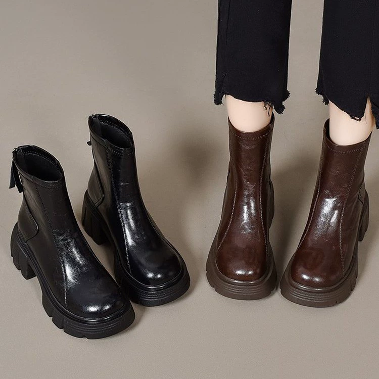 2025超火爆款新款秋冬配裙子机车短靴英伦风黑色增高厚底马丁靴女