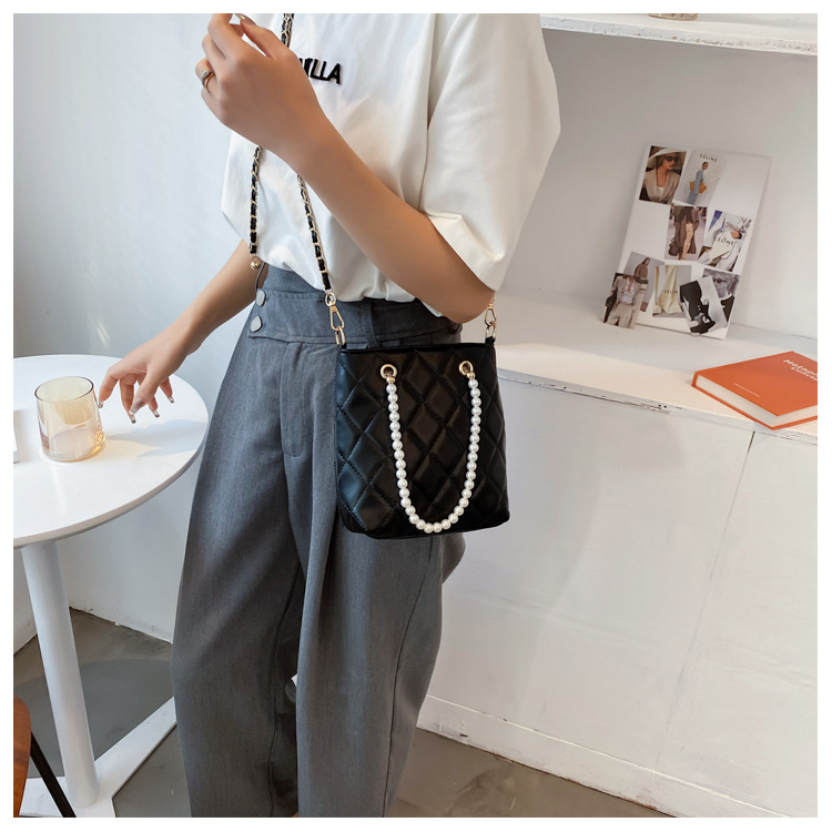 Fashion Embroidery Thread Rhombic Chain Shoulder Messenger Portable Bag Wholesale display picture 19