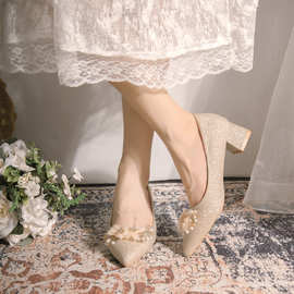 尖头婚鞋女2024年新款主婚纱新娘鞋平时可穿伴娘鞋法式水晶高跟鞋