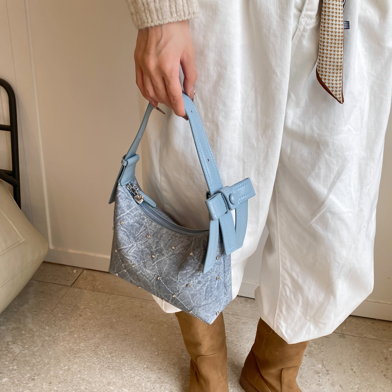 Diseño de color chocante empalme brazo bolso de mujer verano nuevo estilo de viaje diario versátil portátil de hombro mochila