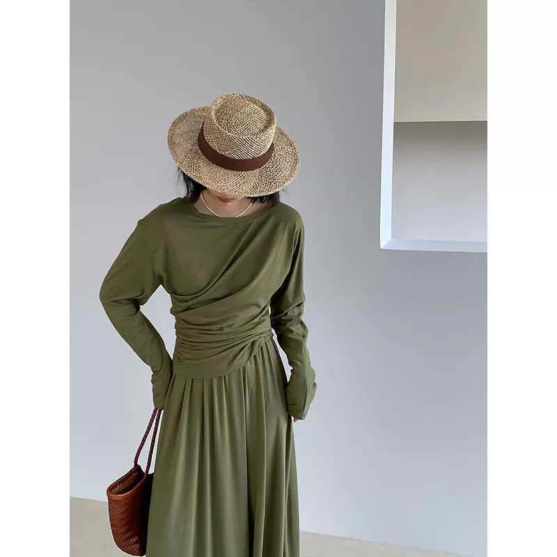 江左 纸片人套装 掐腰设计感莫代尔斜肩上衣+高腰百褶裙套装 1297