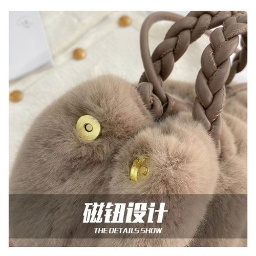 Soft Cloud Fleece Women's Bag, Versatile Style, High-Quality Hand-Pull Rope Shoulder Bag for Autumn/Winter