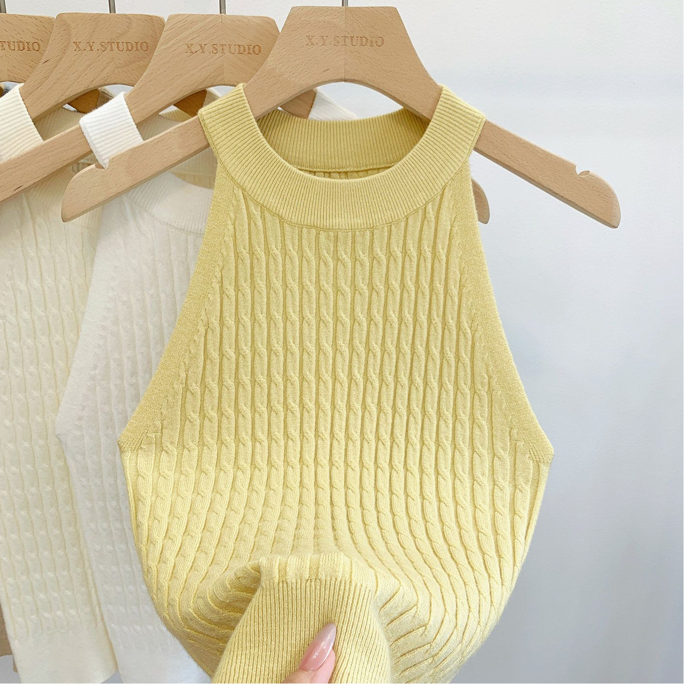 Halter neck knit camisole vest for women, new summer style, slim fit, inner layer, sleeveless top.