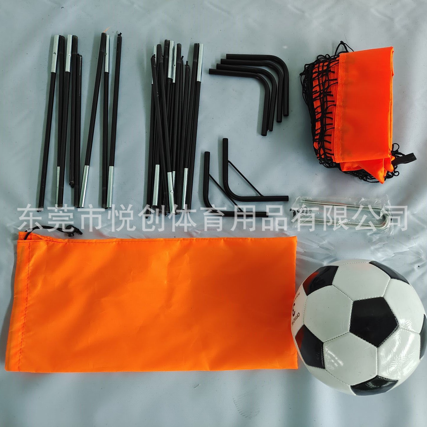 Los fabricantes suministran el equipo de entrenamiento simple portátil plegable de la puerta del fútbol de la red 3-7 de la gente simple del fútbol de los niños