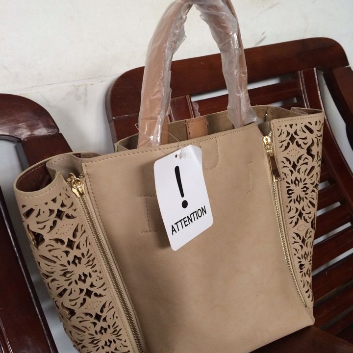 供应钱包 手袋激光雕刻皮革