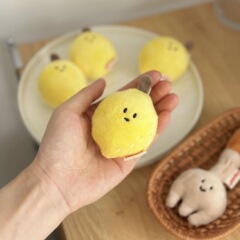 Insかわいいさくらんぼキーホルダー表情シリーズ果物かわいいベルベットのストラップ