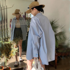 青いpolo襟長袖シャツ女春夏デザイン感小衆日焼け止めシャツの中にお尻を隠している上着
