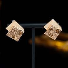 �ٴ���ʯ���¶�ᔱ���2025�¿�߼��К��|��ʽ�͹Ž�ɫ���hŮ