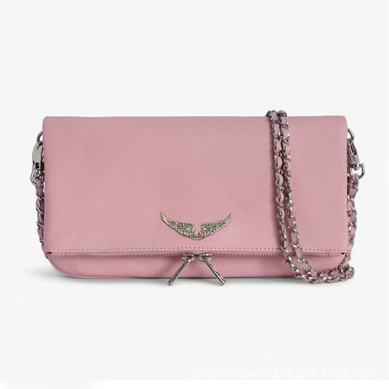 Bolso de hombro con diseño de alas e impresión de letras, cadena incluida