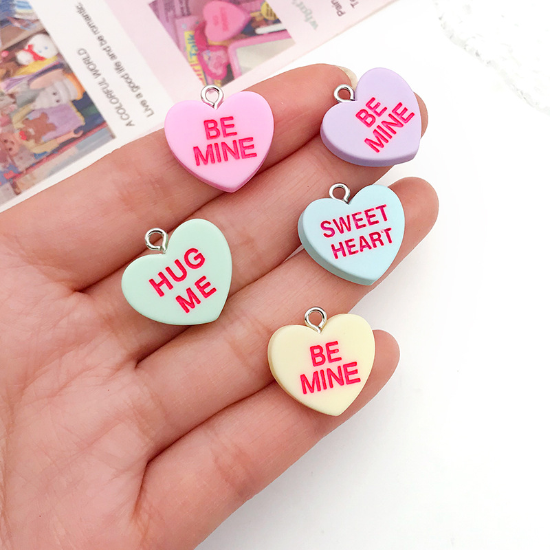 Smooth Embellishment 1 Piece 19 * 19mm Resin Zinc Alloy Letter Heart Shape Polished Pendant