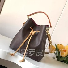 �H�Ҹ߰潛���ϻ� neonoe bb ˮͰ���μ�б��������ƤŮ��Ҹ�°�