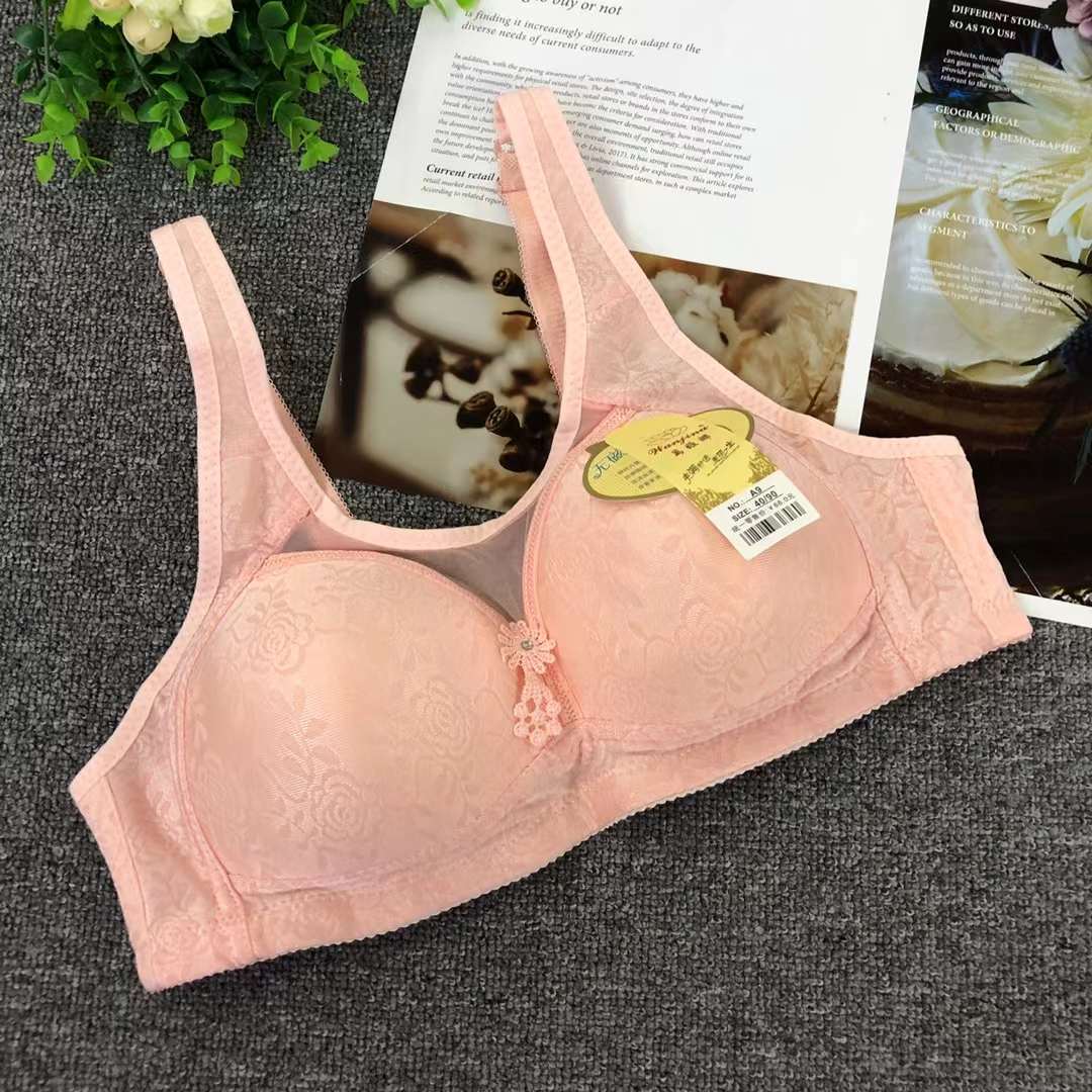 Sujetador de ropa interior mamá transfronteriza tres pechos delgada de mediana edad y ancianos sujetador inalámbrico de algodón empuja hacia arriba más el sujetador de tamaño al por mayor