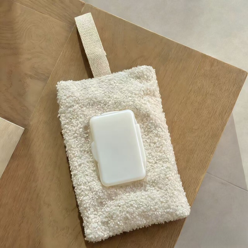 Korean-Style Fluffy Wet Wipe Pouch, Convenient Portable Tissue Pouch, Storage Bag, Wet Wipe Pouch for Stroller Hanging