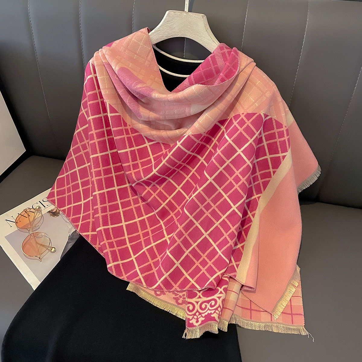 Women's Vintage Style Color Block Imitation Cashmere Scarf display picture 5