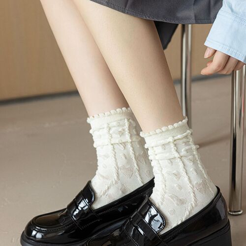 Autumn and winter retro socks for women mid-tube bubble mouth vertical striped socks solid color embossed black and white student JK style Lolita socks