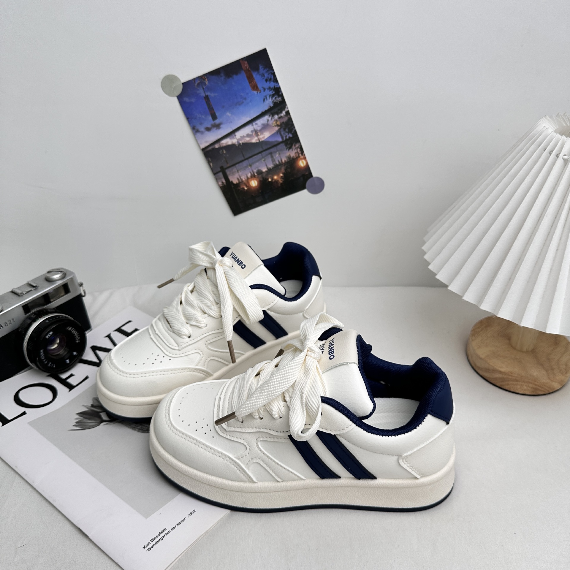 Zapatillas de deporte para estudiantes de primavera de onda lejana, tendencia de todo fósforo para mujer, zapatos blancos Harajuku 2025 nuevos zapatos de lona coreanos en nombre del cabello