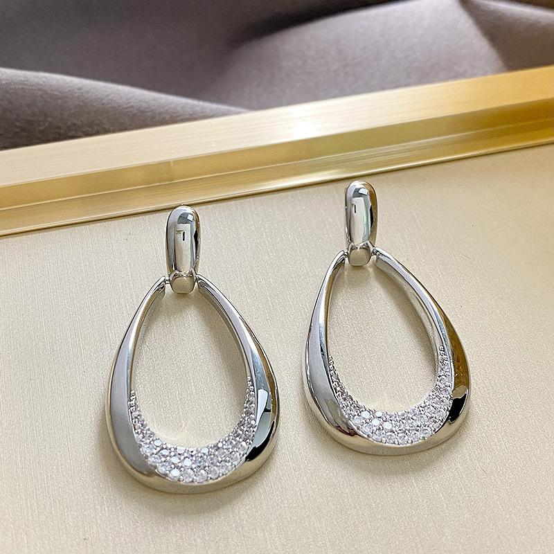 1 Pair Exaggerated Simple Style Water Droplets Inlay Copper Zircon Drop Earrings display picture 3