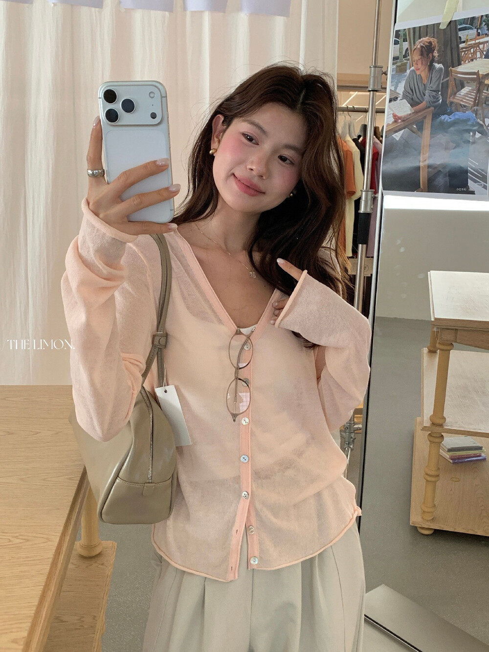 Áo khoác cardigan V-neck dệt kim sợi tencel linen chống nắng mỏng nhẹ xuân hè — Đỏ thẫm, Xám cacbon, xám đậm, trắng ngà chi tiết 26