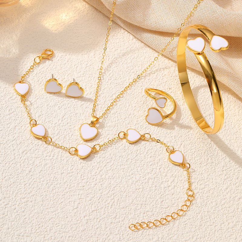 Europa y los Estados Unidos venta cruzada de joyas de amor conjunto de pulseras de corazón de桃ar pulseras pendientes collares anillos joyas femeninas