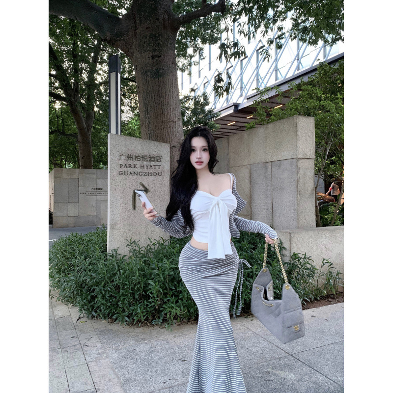 Gentle style figure-flattering striped pure-desire three-piece outfit for women, featuring layered camisole, long-sleeve jacket, and bodycon skirt set