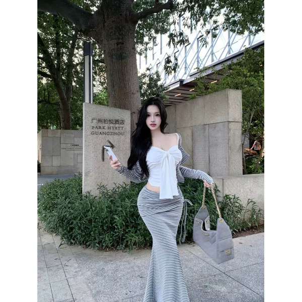 Gentle style figure-flattering striped pure-desire three-piece outfit for women, featuring layered camisole, long-sleeve jacket, and bodycon skirt set