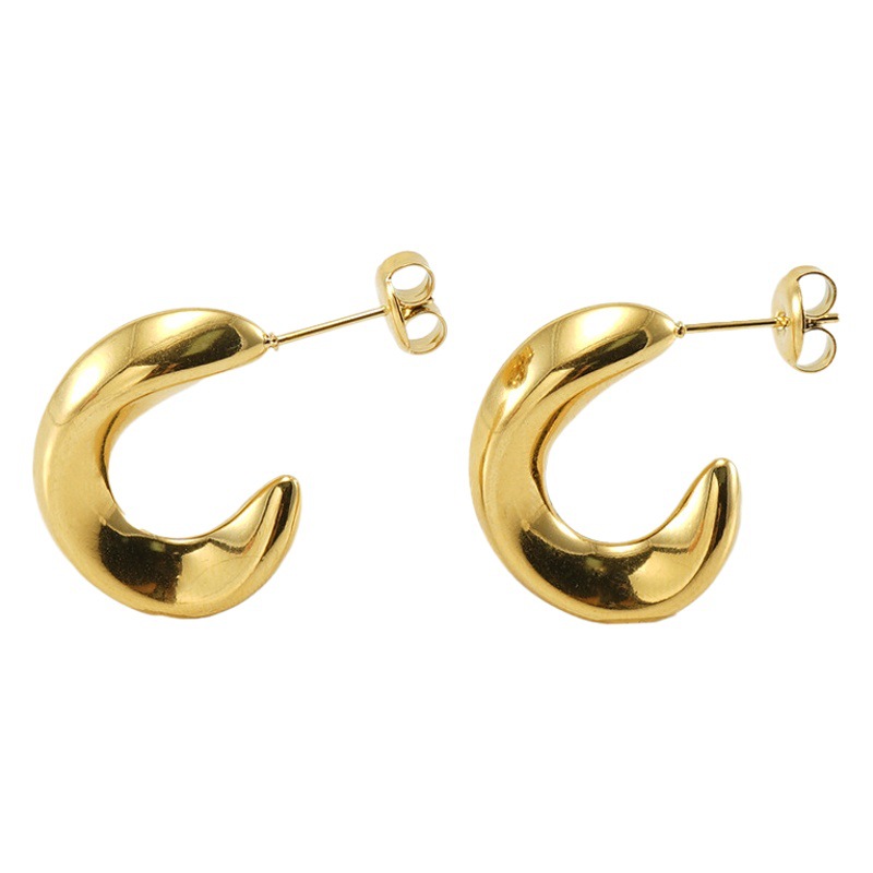 Diseño de nicho de moda europeo y americano transfronterizo Pendientes de acero de titanio tipo C Pendientes de acero inoxidable de oro de 18 quilates para mujeres