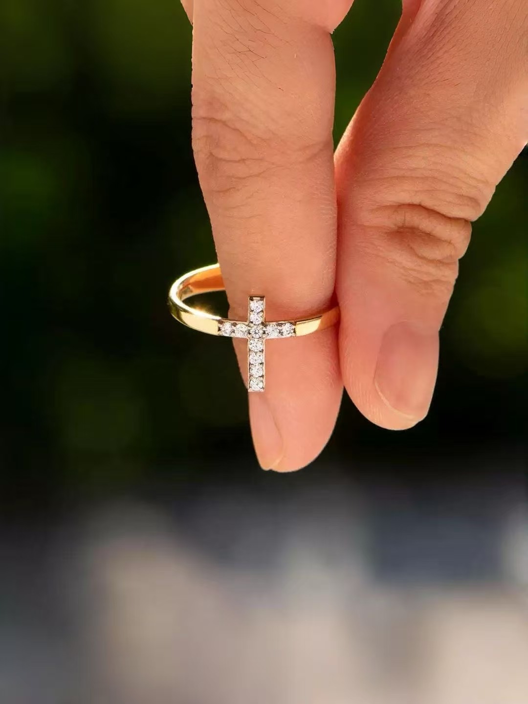 High-end Cross Shaped Zircon Ring In Gold Plated Copper Jewelry_voghion.com