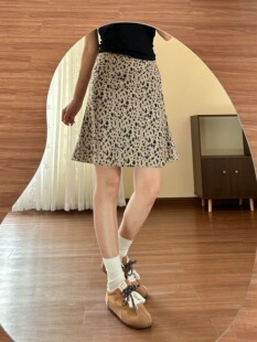 ��a�ֿ�ɫ���y����ȹŮ�ļ��͹�΢���@�ݷ��߹�ӡ����ȹ��ȹ