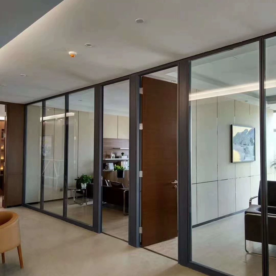 Офисная перегородка из стекла и алюминиевого сплава с закаленным стеклом, звукоизоляционная перегородка с жалюзи, высокая звукоизоляционная перегородка для комнаты.