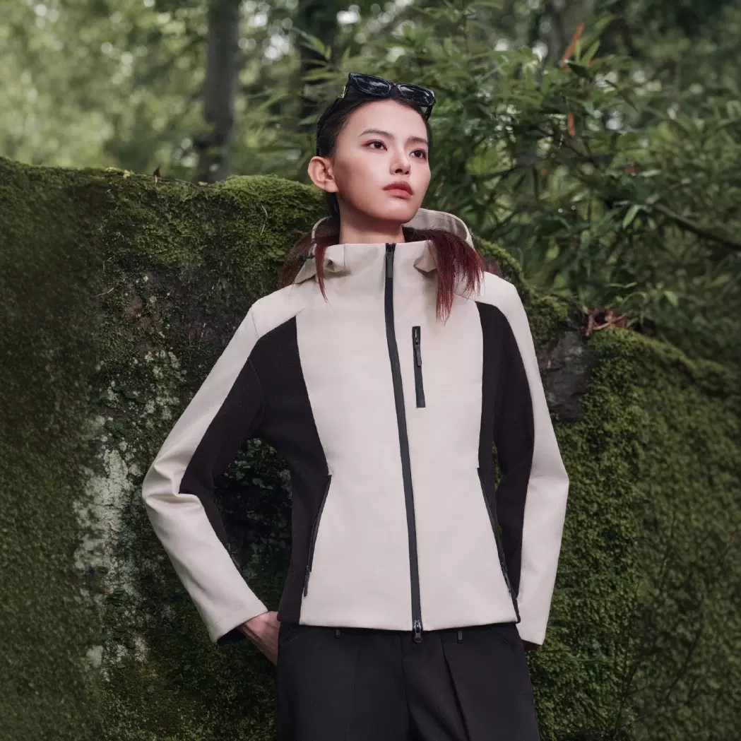 90羽绒冲锋衣女软壳登山服防风保暖小蛮腰休闲夹克户外运动外套女