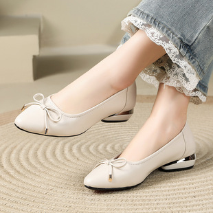 �^��ţƤ����Ьͨ�چ�ЬŮ26����ܛ�����m�͹�ŮЬ�ļ��\�ڋ���Ь