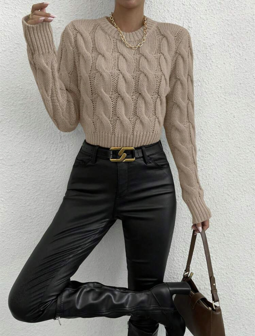 Oversized striktrøje til kvinder med kabelmønster vinter_voghion.com
