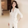 气质春秋休闲白色小西服