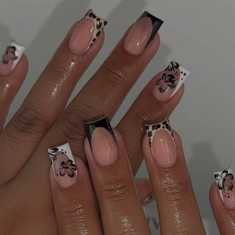 Giraffe Pattern Black and White Color-Blocking Floral French Design Simple and Fashionable Press-On Nails Cross-Border Nails