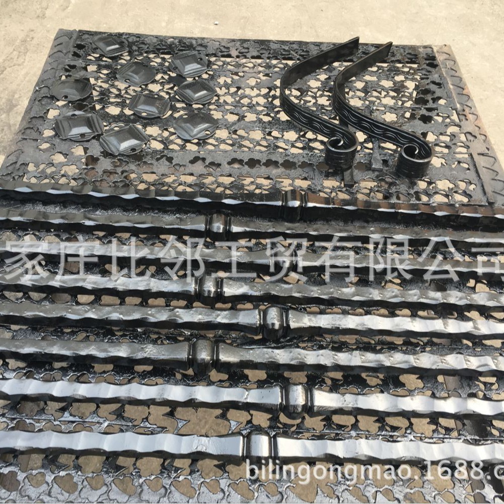 荐 大门围栏栏杆扶手熟铁锻打铁艺楼梯立柱配件 河北 石家庄 工厂