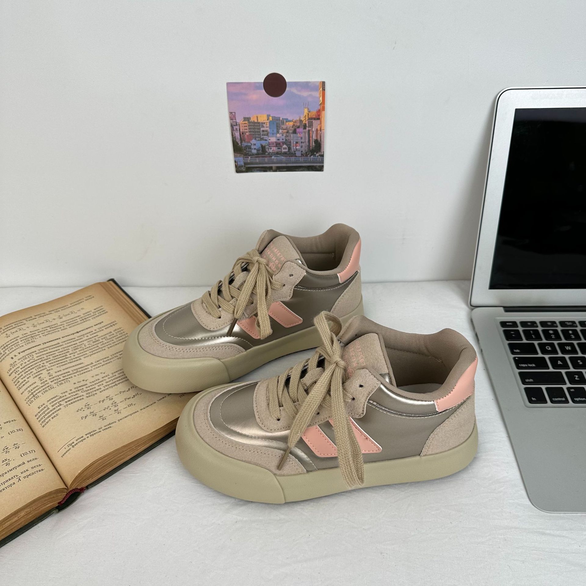 2024 invierno nuevos zapatos casuales deportivos cálidos retro más zapatos de todo fósforo de terciopelo zapatos de plataforma de nicho 6584