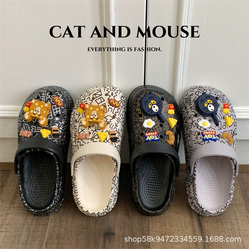 2025 New Trendy Women's Clogs for Summer, Outdoor Closed-Toe Non-Slip Wear-Resistant Cartoon Couple Beach Slippers