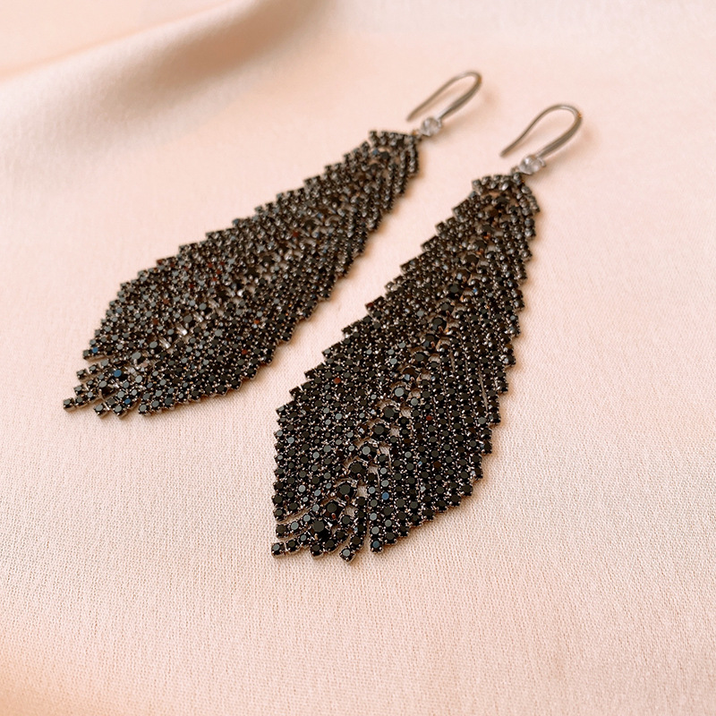 Diamante pluma hoja borla oreja gancho europeo y americano personalizado moda pendientes Luz de lujo de alto grado pendientes para las mujeres al por mayor image 8