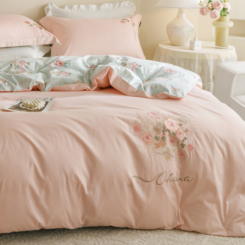 Algodón ligero de lujo de cuatro estaciones estilo europeo princesa no estática calentamiento desnudo para dormir cuatro piezas en la cama de algodón de clase A tres piezas