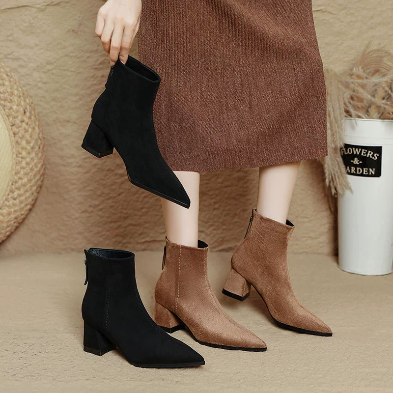 Короткие сапоги на толстом каблуке. Женские осенне-зимние новые французские ботинки на высоком каблуке с острым носком. Замшевые тонкие эластичные ботинки. Модные ботинки до середины икры.