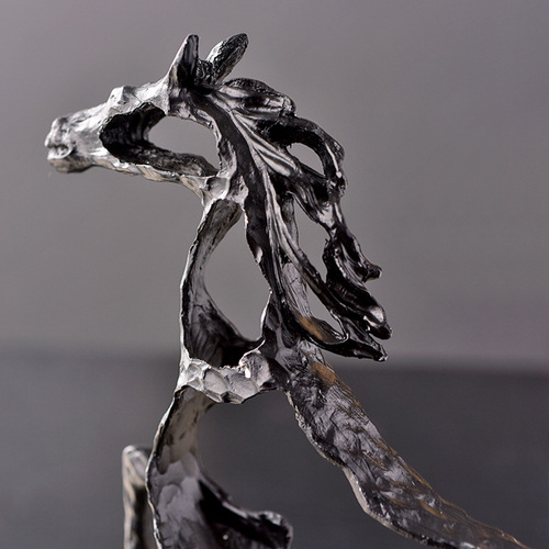 Minimalist modern cast iron animal horse craft decoration creative home decor liquor cabinet living room study model room