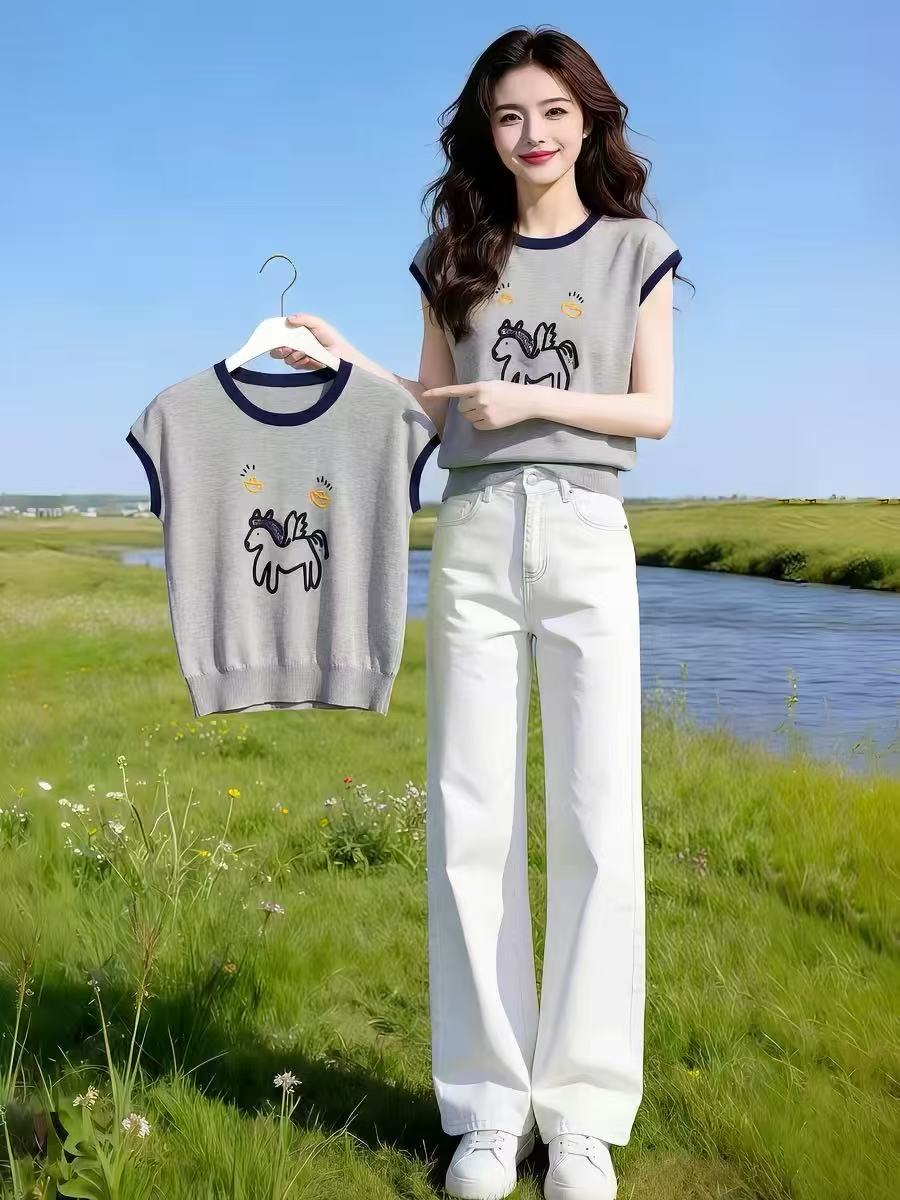Áo thun nữ cổ tròn thêu ngựa con tay ngắn phong cách Hàn Quốc — Xanh navy