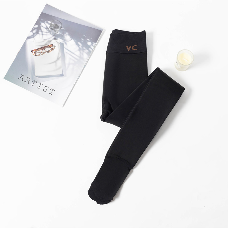 다리가 있는 검정색