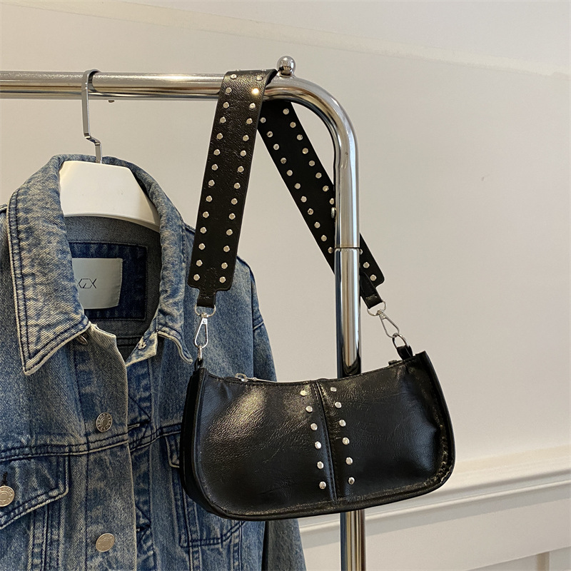 Otoño hermoso nicho pequeño bolso cuadrado para viajar este año bolso popular femenino 2024 nuevo bolso de hombro para axila bolso mensajero