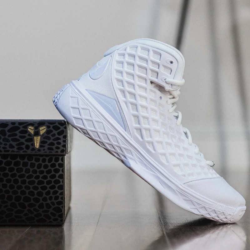 Pure Original Kobe 3 High-Top Practical Basketball Shoes Wear-Resistant Wrapped Cushioning Men's Sports Shoes Kobe 3Rd Generation Halo Mamba